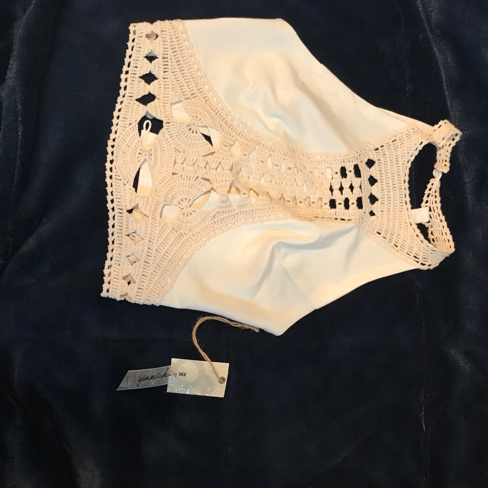 NWT Buckle Cream Crop Top